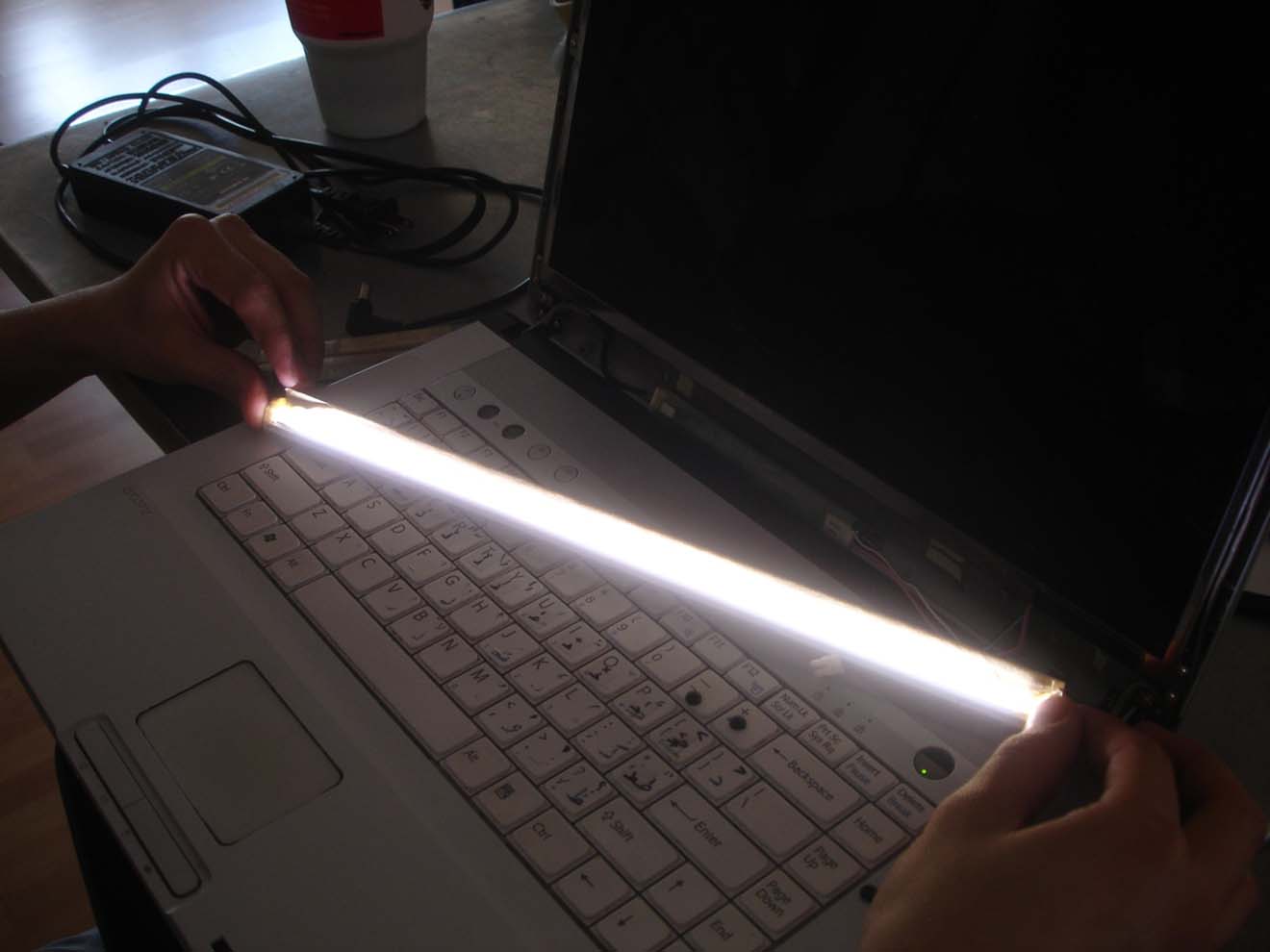 Замена и ремонт подсветки экрана ноутбука в Архангельске